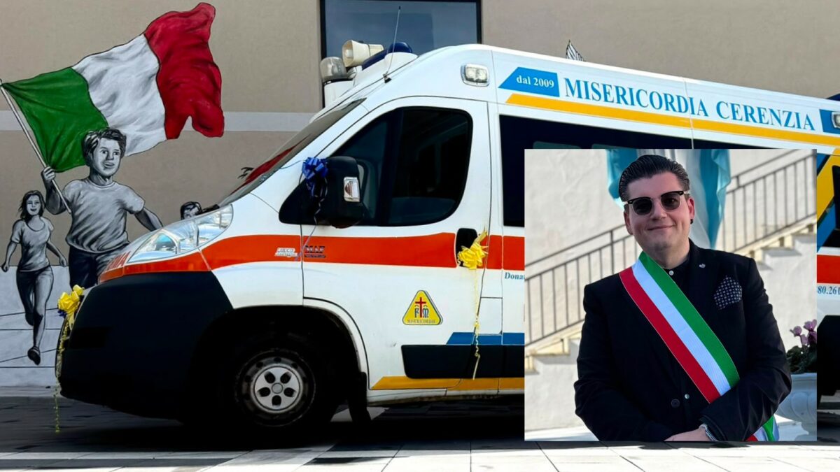 https://st.ilfattoquotidiano.it/wp-content/uploads/2026/07/31/Sindaco_Cerenzia_Ambulanza-1200x675.jpg