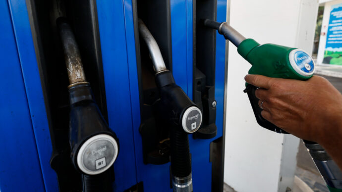 Gasolio a 2,096 euro al litro in pieno esodo estivo: “Sconto evaporato”. La mappa interattiva per trovare il distributore più conveniente