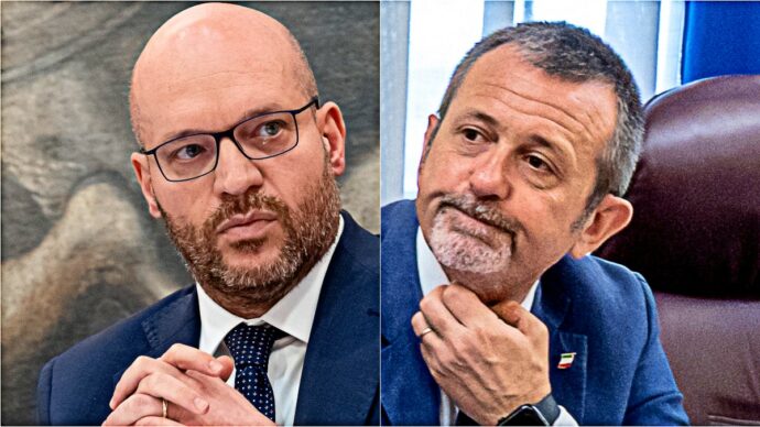 Chat Delmastro-Caroccia, Fontana blocca l’accesso alle conversazioni. Le opposizioni si barricano in Giunta