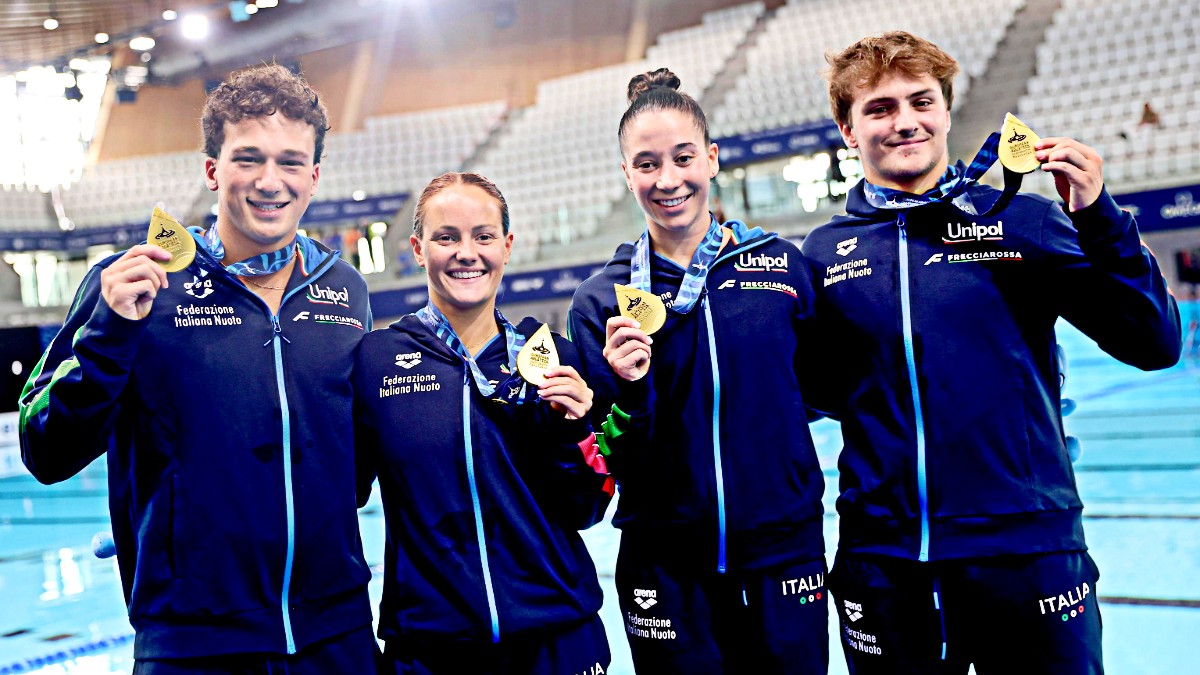 https://st.ilfattoquotidiano.it/wp-content/uploads/2026/07/31/italia-nuoto-tuffi.jpg