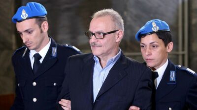Copertina di Vallanzasca resta  ai domiciliari in Rsa