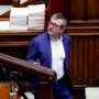 Copertina di Delmastro, Fontana nega le chat. Le crepe  in FdI: “Consegnarle”