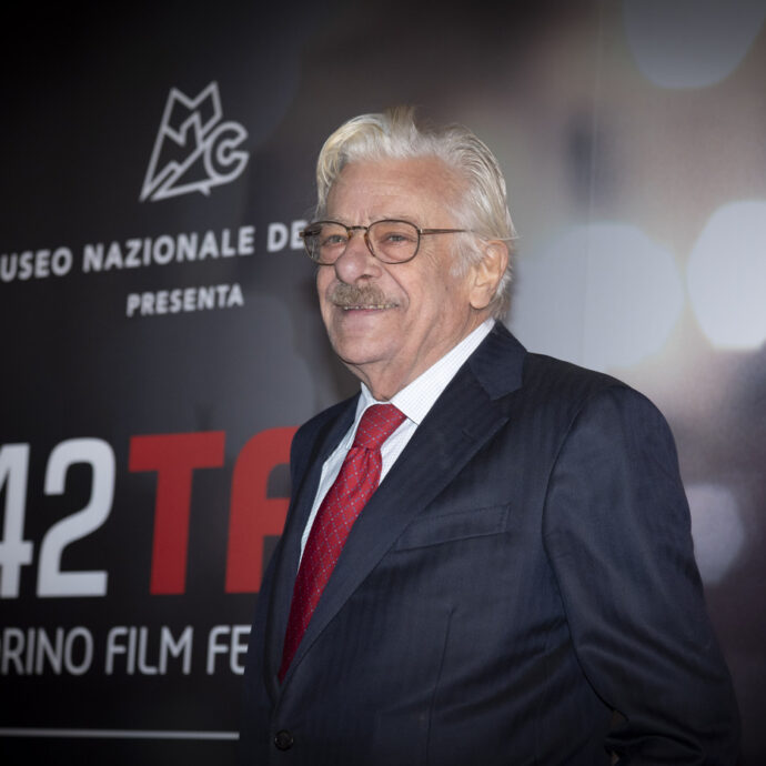 “Sto invecchiando. Compio 84 anni e non ho mai detto ‘me ne sento 10 di più, 10 di meno’. No, io mi sento gli anni che ho. Abbiamo smesso da 20 anni di fare cinema”: parla Giancarlo Giannini
