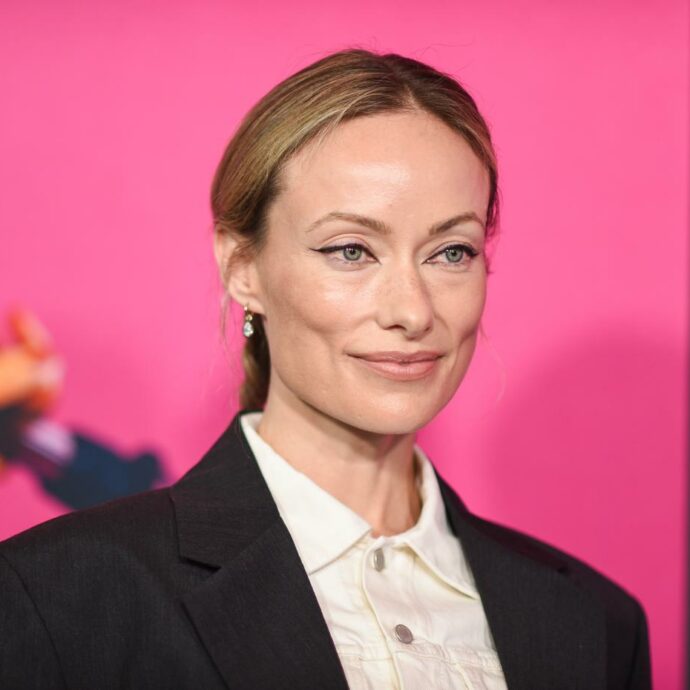 “Credo di essere molto più interessata alle relazioni che al sesso in sé. Le persone parlano pochissimo del proprio piacere e ancora meno di come cambi nel tempo”: così Olivia Wilde
