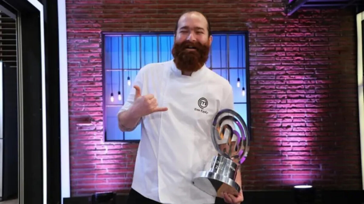 È morto il vincitore di MasterChef Turchia, Eren Kaşıkçı è stato ritrovato in casa. Le prime indagini: “Potrebbe essere stato colpito da infarto”