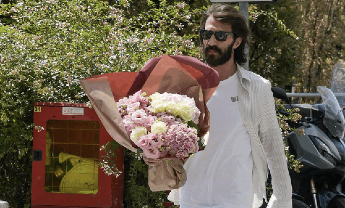 “Sono venuto innanzitutto per vedere come stava la madre di mia figlia. L’ospedale non è un posto per bambini”:  Leonardo Maria Del Vecchio si presenta con i fiori al San Raffaele. Si accende lo scontro tra gli avvocati