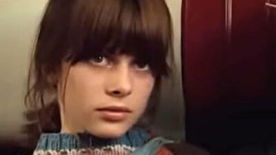Copertina di Wim Wenders e Nastassja Kinski raggiungono l’accordo: tagliata la scena di “Falso movimento”. L’attrice aveva 13 anni indossava gli slip e veniva schiaffeggiata