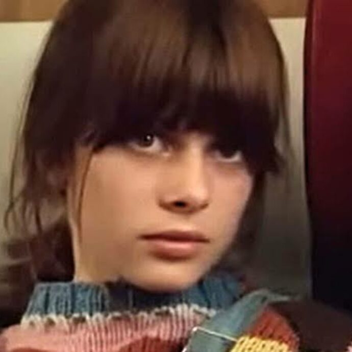 Wim Wenders e Nastassja Kinski raggiungono l’accordo: tagliata la scena di “Falso movimento”. L’attrice aveva 13 anni indossava gli slip e veniva schiaffeggiata