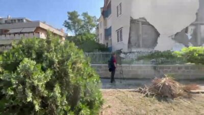 Copertina di Si contano i danni dopo la violenta scossa ai Campi Flegrei: il video degli edifici distrutti