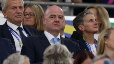 Copertina di La figuraccia di Infantino: deve rimangiarsi  la privatizzazione dei mondiali e ora rischia