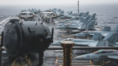 Copertina di Le ambasciate agli americani in Medio Oriente: andate via, escalation in arrivo