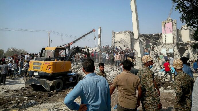 Una bomba  di 900 kg stermina una famiglia
