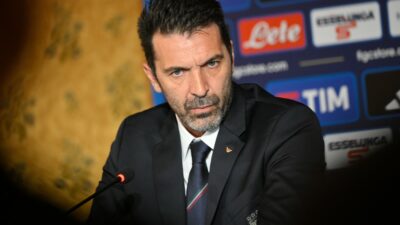 Copertina di Buffon rompe il silenzio dopo l’addio: “Mancini ct? Resta la fuga di agosto, io andai in B e mi tagliai lo stipendio”
