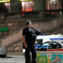 Copertina di Attentato a Mosca, i morti salgono a 5. L’ambasciata russa: “I terroristi ucraini vogliono intimidire gli italiani che lavorano in Russia”