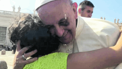 Copertina di “Ho incontrato Papa Francesco e sono guarita dal tumore”: il racconto di una donna portoghese con cancro cerebrale