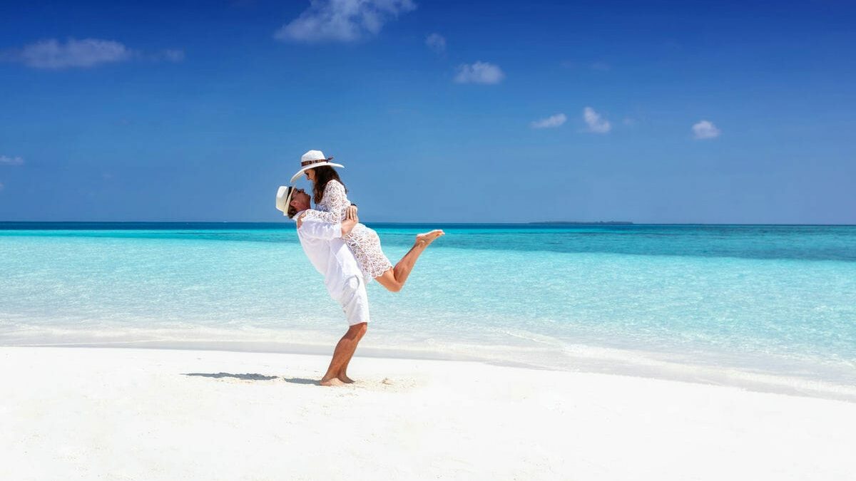 “Due settimane di vacanza non bastano, vogliamo una lunga pausa dal lavoro”: cos’è il nuovo trend del “golden gap year” e quanti soldi servono per l’anno sabbatico “d’oro”