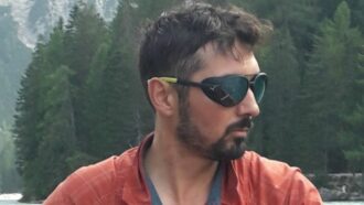 Copertina di Federico Venco è morto per un gesto di gentilezza: la mascolinità tossica fa vittime anche tra gli uomini