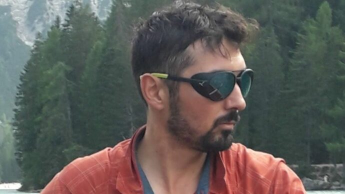 Chi era Federico Venco, il motociclista ucciso per aver aiutato una sconosciuta: l’ex di lei lo ha falciato con l’auto