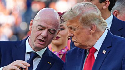 Copertina di Infantino cerca l’appoggio di Trump per le elezioni Fifa: “Il tycoon non gli risponde più al telefono”. Chiesto un incontro con Rubio