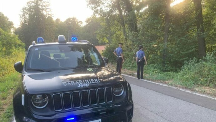 Uccide un uomo scambiandolo per il compagno della ex, Mirko Bertellini aveva in auto anche un grosso masso e un coltello