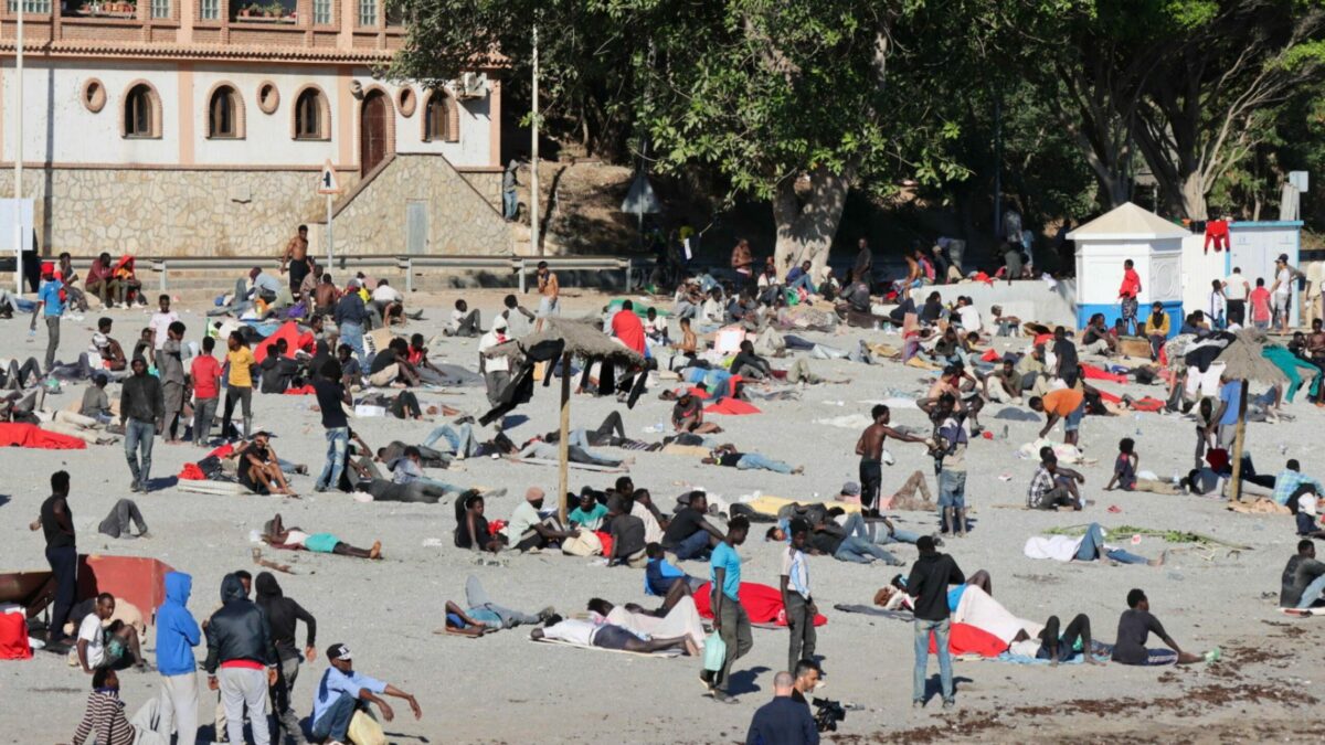Ceuta, i ministri Ue: “Gestione efficace della Spagna, nessuno è entrato in Europa continentale”. Madrid a Roma: “Revochi i controlli alla frontiera”