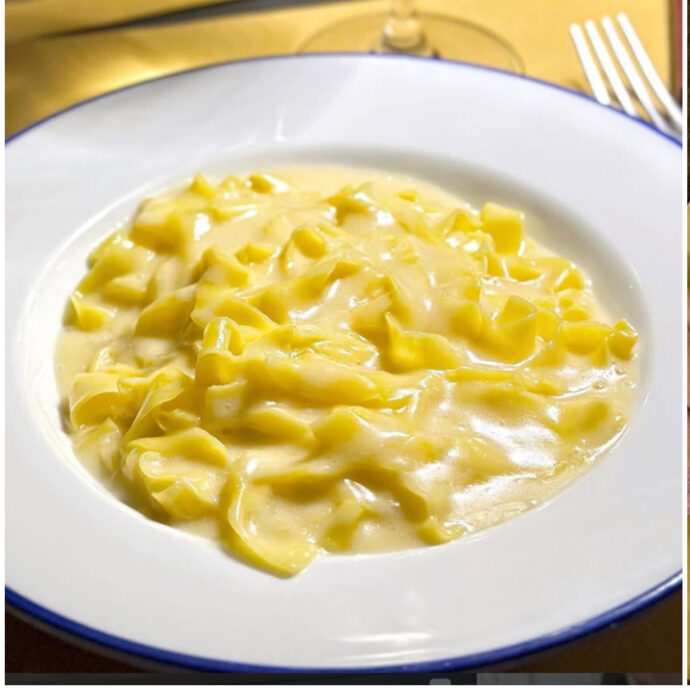 “Stufo di vedere clienti che vengono solo per postare foto dei miei piatti più famosi. Via Vitello tonnato e tagliatelle burro e parmigiano”: così lo chef di Trippa a Milano