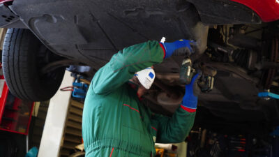 Copertina di Carburante allungato con acqua, crescono i casi a Roma. L’ipotesi del legame con il caro benzina