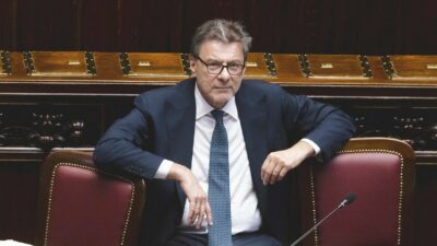 Copertina di Incubo Lega per Giorgetti: su armi ed energia vuole  la copertura delle Camere