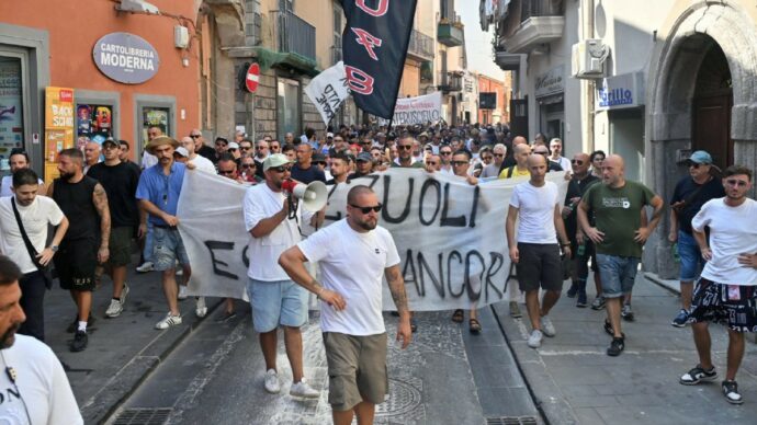Campi Flegrei, dopo il sisma contestato il ministro Giuli