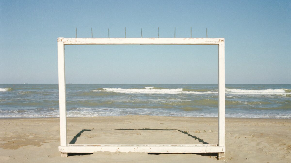 Luigi Ghirri: la metafisica del quotidiano