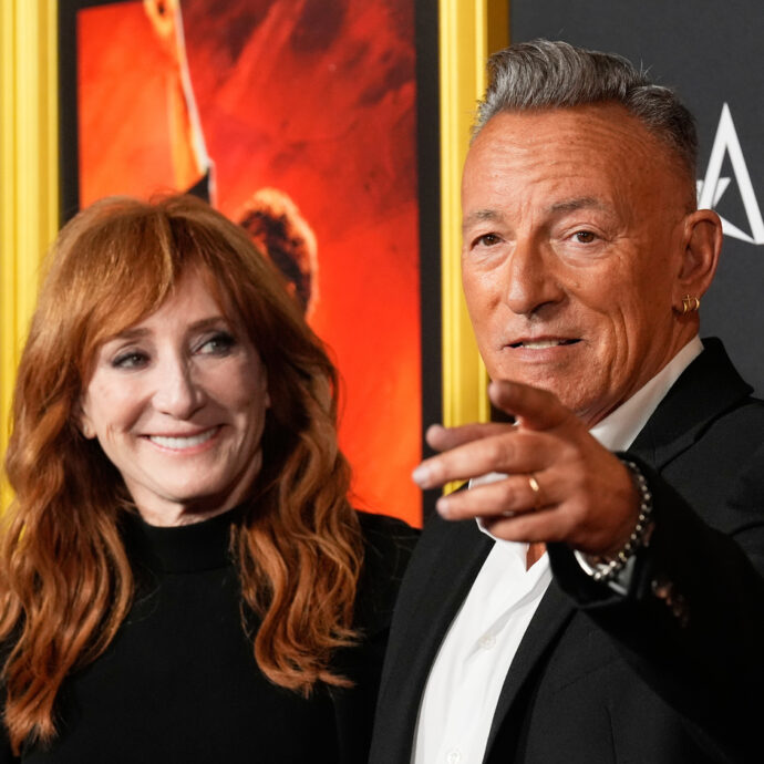 “Mia moglie Patti convive con il mieloma multiplo da oltre otto anni, ma ora per fortuna è in remissione. La ricerca è speranza”: lo annuncia Bruce Springsteen