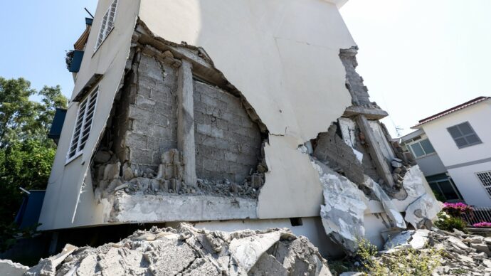Campi Flegrei, sale il bilancio del terremoto: 57 edifici inagibili e oltre 700 sfollati