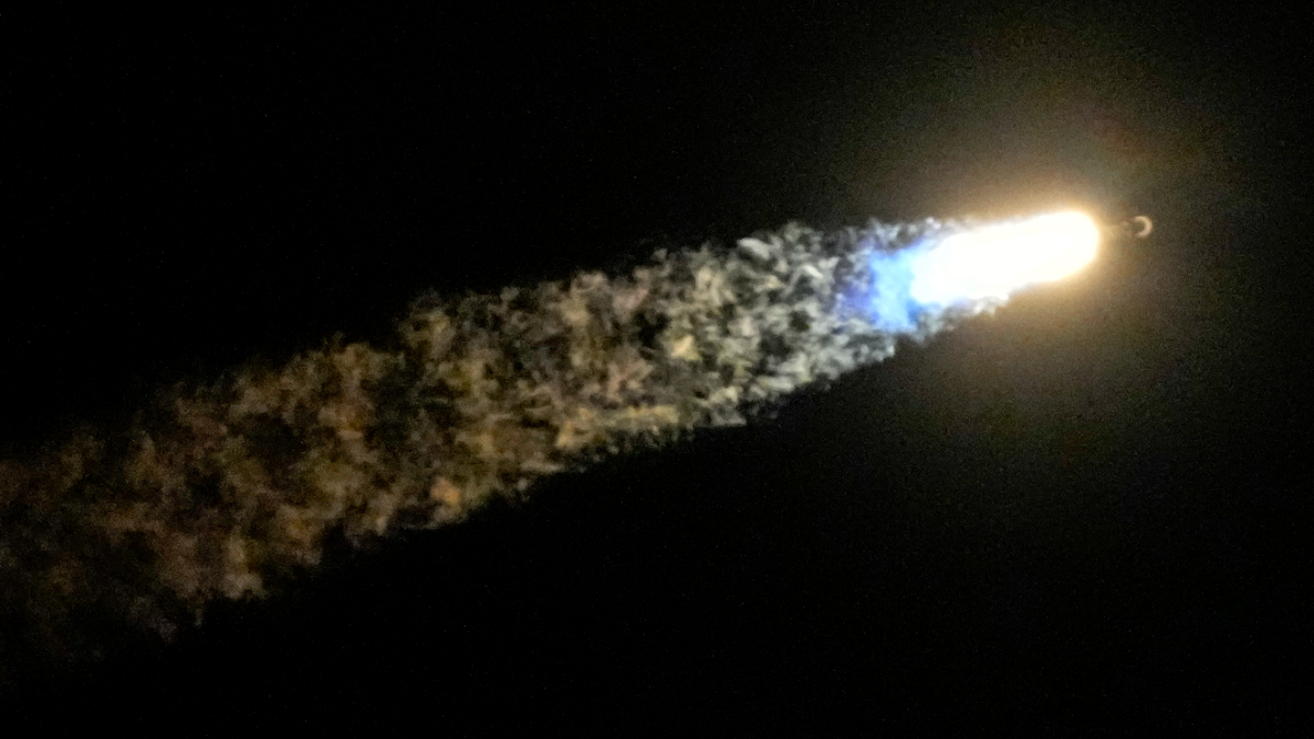 https://st.ilfattoquotidiano.it/wp-content/uploads/2026/08/05/Falcon-9-SpaceX.jpg