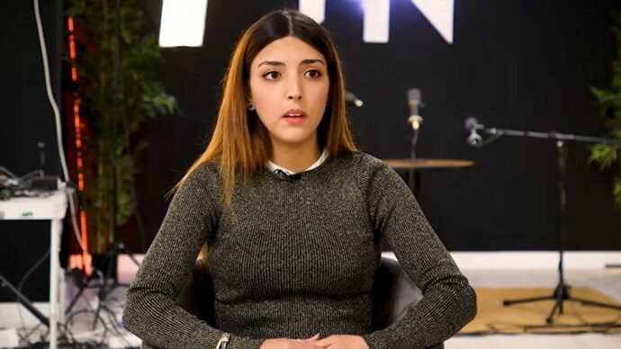 Chi è Isabel Medina Peralta, la neonazista spagnola che ha fatto il Sieg Heil davanti all’ambasciata del Marocco