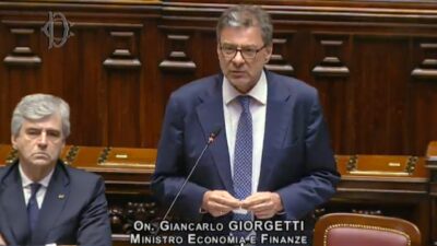 Copertina di “Più soldi per la difesa? È impopolare, ma dal dovere non si diserta”: le parole di Giorgetti in Parlamento