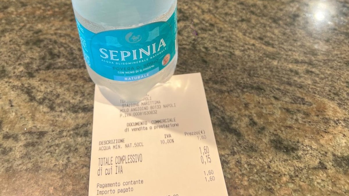 https://st.ilfattoquotidiano.it/wp-content/uploads/2026/08/05/acqua-piromallo-1200.jpg