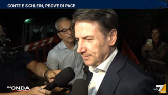 Conte a La7: "Le primarie si faranno, io e Schlein siamo d'accordo. Se sarò premier, straccerò accordi con Israele"