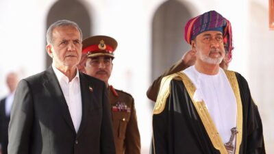 Copertina di Teheran: “Su Hormuz c’è l’accordo  con l’Oman”. E guadagna altri 2 mesi