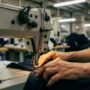 Copertina di Dalla moda ai rider, lo scudo per le imprese sul caporalato