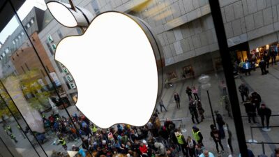 Copertina di Apple vs OpenAI, nuove accuse a ex dipendenti
