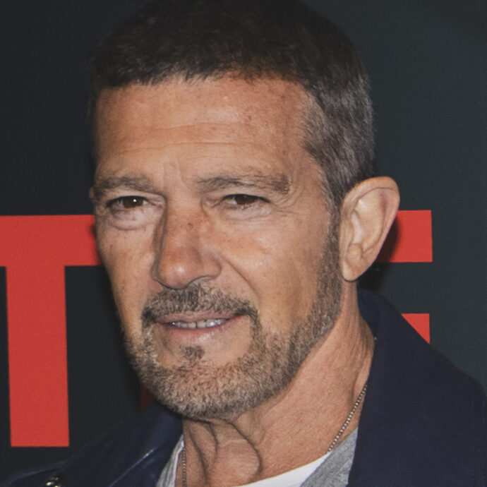 “Sai sempre che un giorno morirai. L’infarto è stata la cosa migliore che mi sia mai capitata, quando la morte ti sfiora diventi più lucido”: parla Antonio Banderas