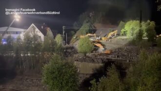 Copertina di Maxi frana in Alto Adige, Valle Aurina isolata: persone evacuate e operazioni di sgombero