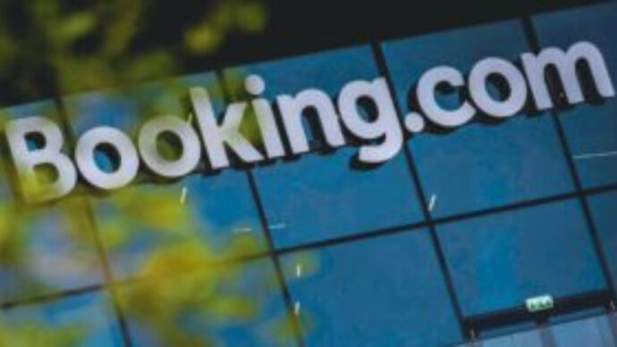 Agriturismo di Siena hackerato su Booking: 200 turisti truffati, i proprietari costretti a pagare commissioni su guadagni non registrati