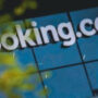 Copertina di Siena, agriturismo hackerato su Booking: 200 turisti truffati, i proprietari costretti a pagare commissioni su guadagni non registrati