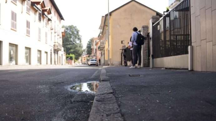 Si dà fuoco davanti alla casa dell’ex fidanzata, 35enne in prognosi riservata. La donna: “Mi perseguitava da un anno”