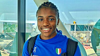 Copertina di Mondiali U20, Doualla vola in finale nei 100: “C’era aria pesante, hanno dato le mascherine a chi faticava a respirare”. È la prima italiana dopo 30 anni