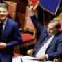 Copertina di La Russa-Renzi sui redditi. “Li dichiari”, “Chiamo gli avvocati”