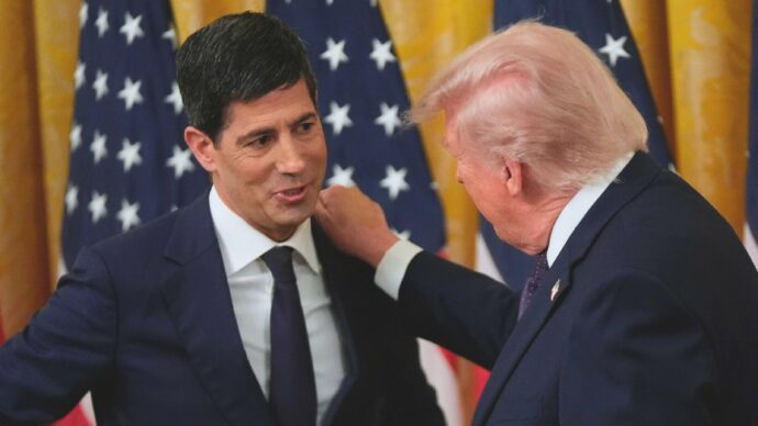 Il Wsj racconta le telefonate di Trump a Warsh