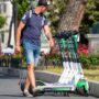 Copertina di L’Antitrust multa società di monopattini e bike-sharing: “Ostacolate corse gratis agli abbonati al trasporto pubblico di Roma”