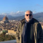 Copertina di Morto l’ex inviato Rai Stefano Marcelli: dal Moby Prince al Muro di Berlino, in Nigeria fu sequestrato durante un’inchiesta sui rifiuti tossici